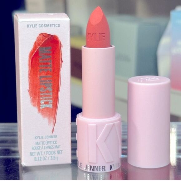 KYLIE COSMETICS MATTE LIPSTICK – 209 SUMMER SOMEWHERE - Picture 1 of 17
